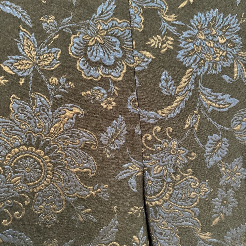 Floral Patterned Pants - Picture 3 of 4
